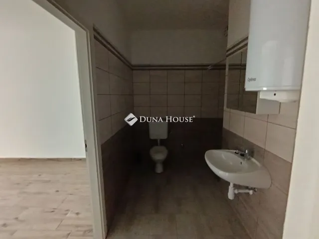 Eladó lakás Cegléd 99 nm