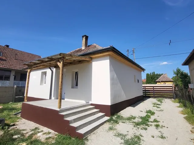 Eladó ház Tápiószele 55 nm