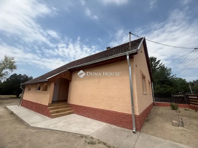 Eladó ház Örkény 90 nm