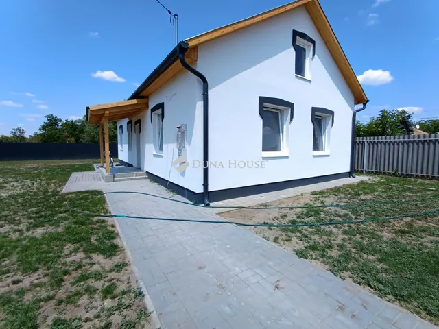 Eladó ház Abony 78 nm