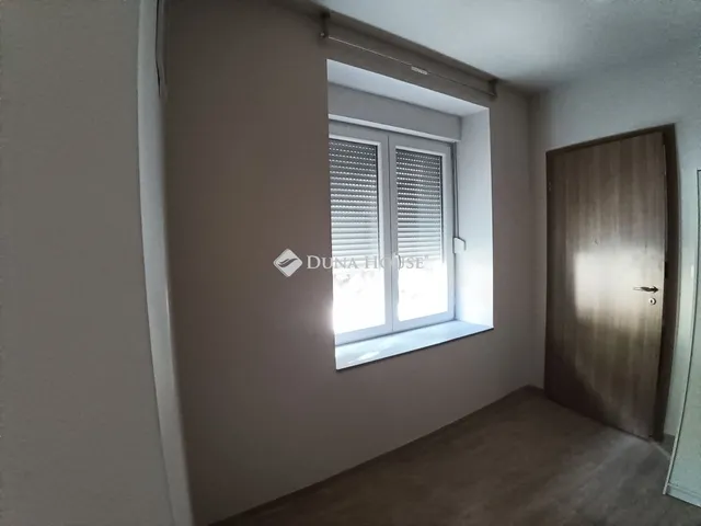 Eladó lakás Cegléd 45 nm