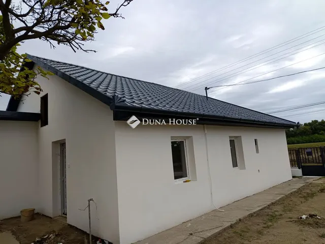 Eladó ház Tápiószentmárton 74 nm