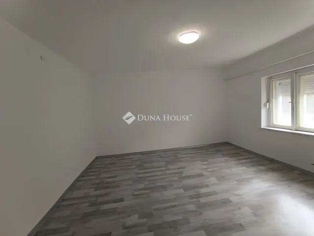 Eladó ház Szolnok 42 nm