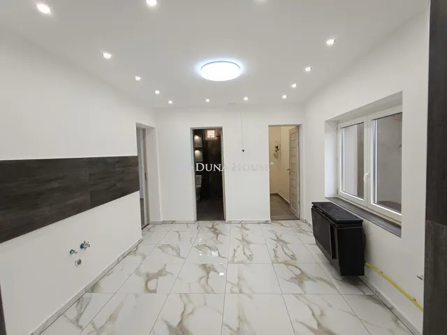 Eladó ház Újszász 63 nm