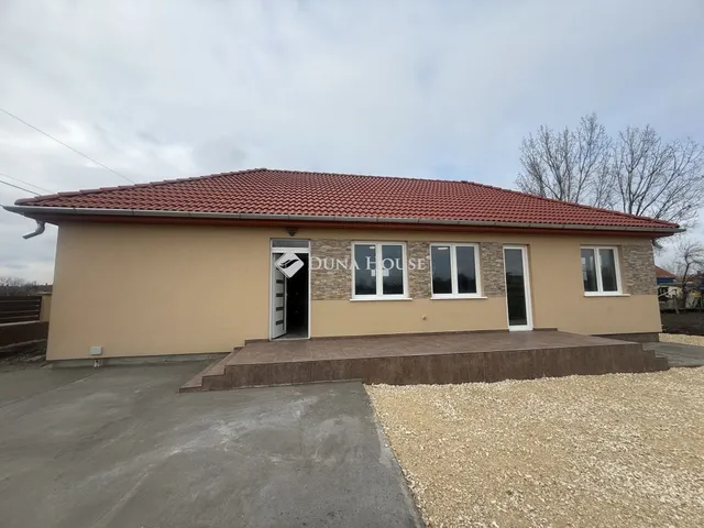 Eladó ház Törtel 108 nm