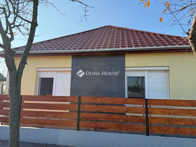 Eladó ház Törtel 90 nm