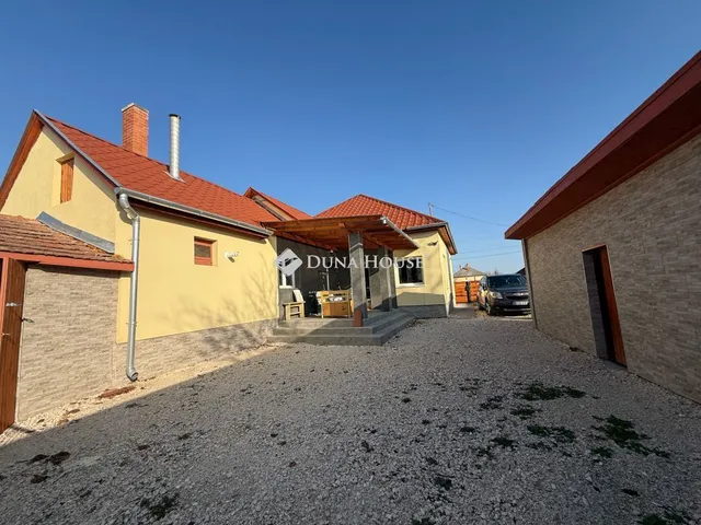 Eladó ház Törtel, Fűzfa út 90 nm