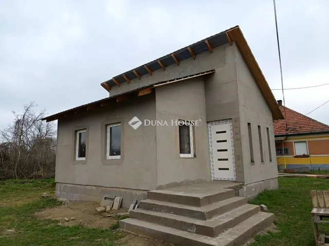 Eladó ház Tápióbicske 45 nm