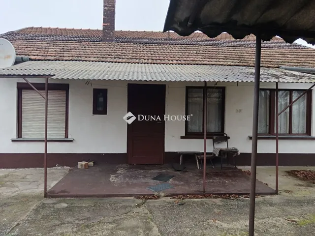 Eladó ház Csemő 68 nm