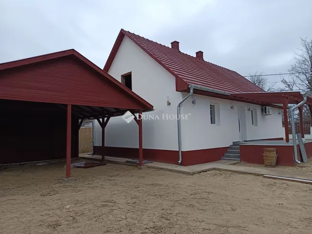 Eladó ház Tápióbicske 74 nm