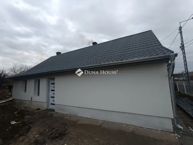 Eladó ház Törtel 68 nm