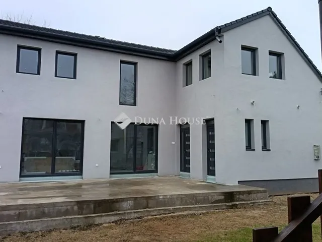 Eladó ház Tápiószentmárton 128 nm