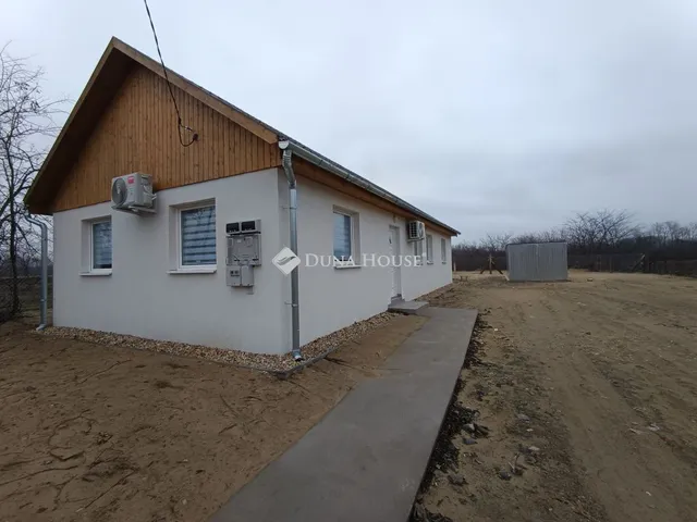 Eladó ház Tápiószentmárton 75 nm