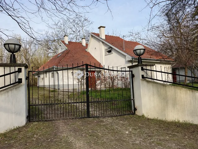 Eladó mezőgazdasági ingatlan Mikebuda 164 nm