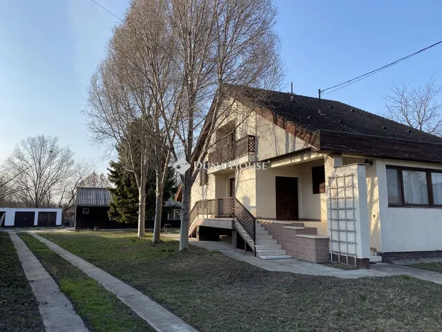 Eladó ház Cegléd 240 nm