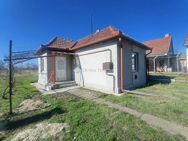 Eladó ház Újszász 35 nm