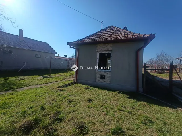 Eladó ház Újszász 35 nm