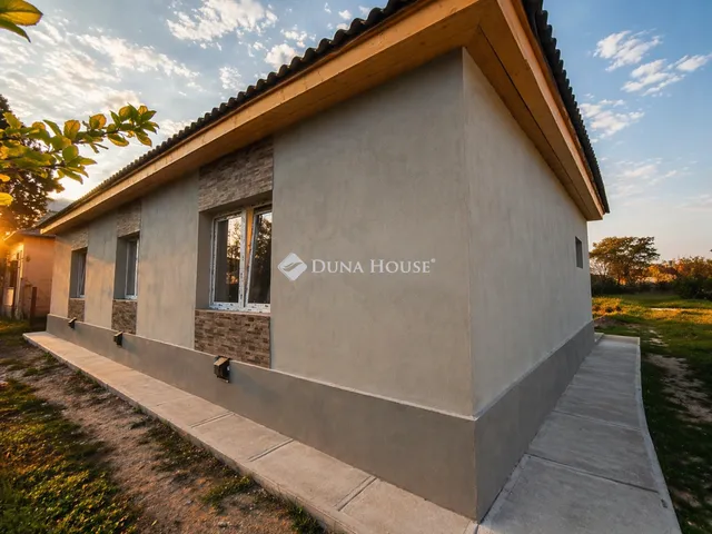 Eladó ház Újszász 81 nm