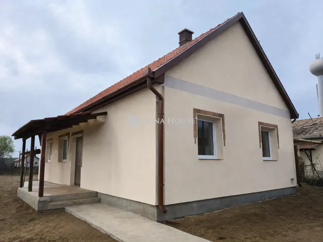 Eladó ház Csemő 84 nm