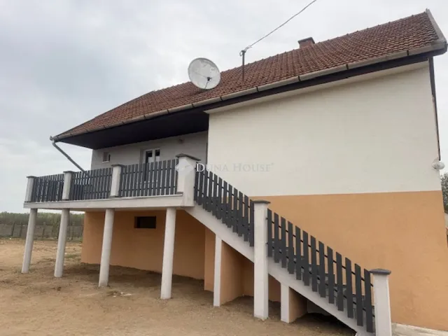 Eladó ház Örkény, Bartók Béla utca 87 nm