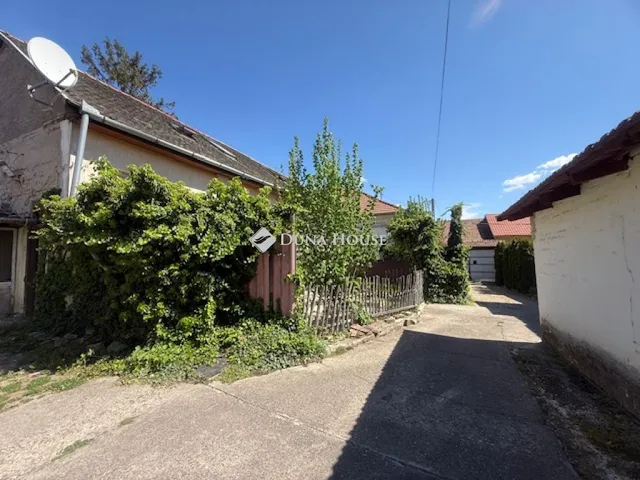 Eladó ház Cegléd, Sajtó utca 125 nm