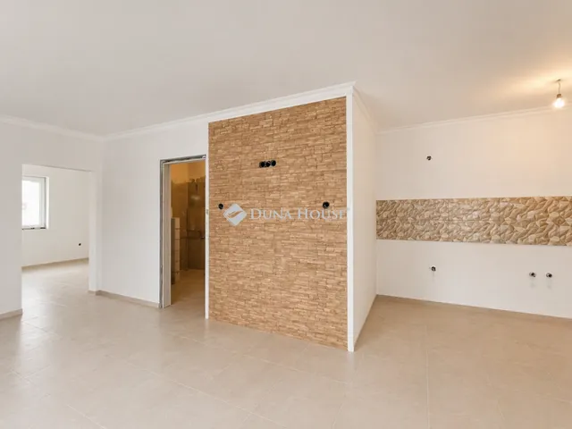 Eladó ház Abony 83 nm