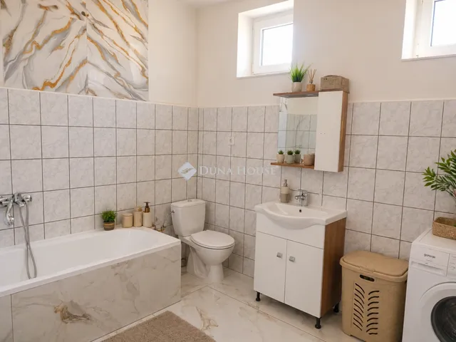 Eladó ház Újszász 70 nm