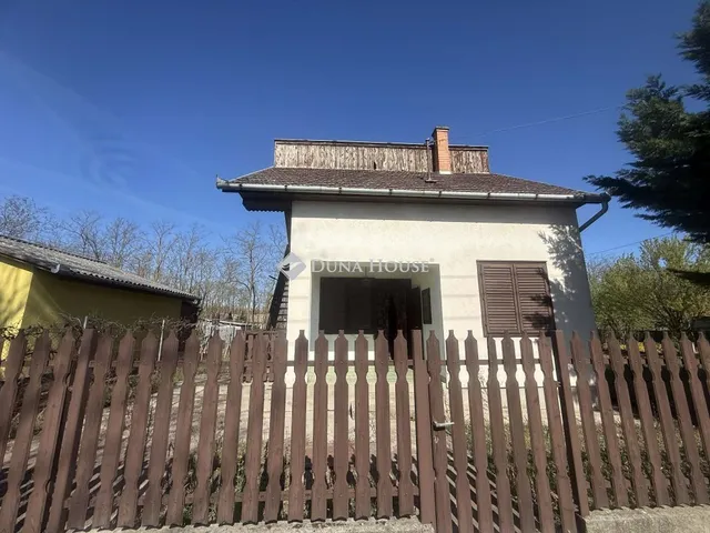 Eladó nyaraló Tiszakécske, Szegfű utca 60 nm