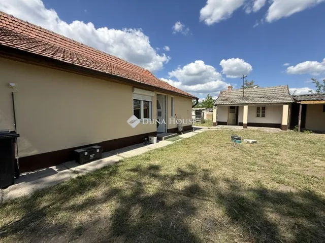 Eladó ház Újszilvás, Mátyás király utca 50 nm
