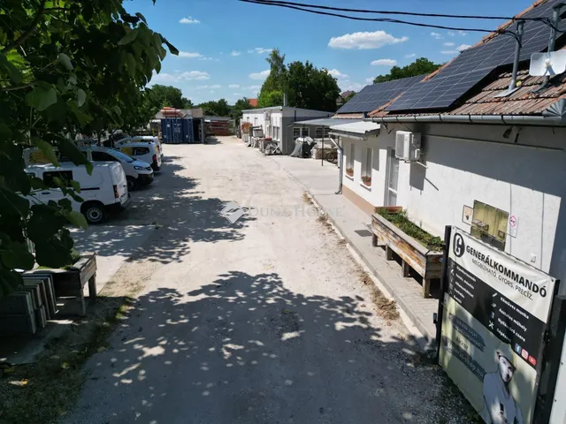 Eladó kereskedelmi és ipari ingatlan Tápiószentmárton 400 nm