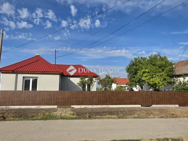 Eladó ház Törtel, Wesselényi út 56 nm