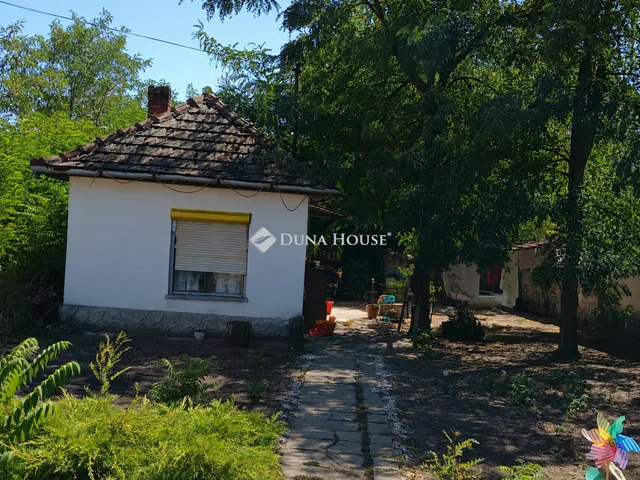 Eladó ház Abony 30 nm