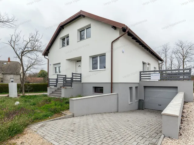 Eladó lakás Darnózseli 104 nm
