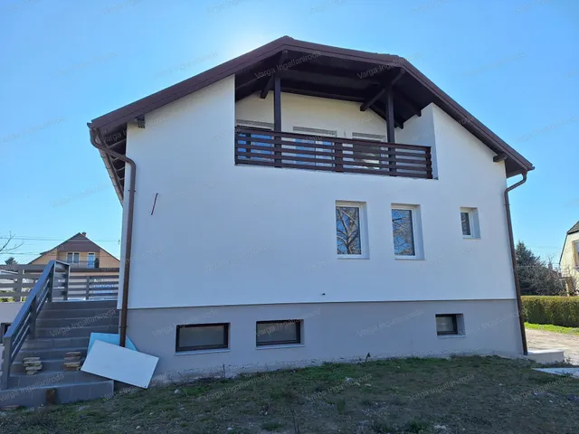 Eladó ház Darnózseli 136 nm