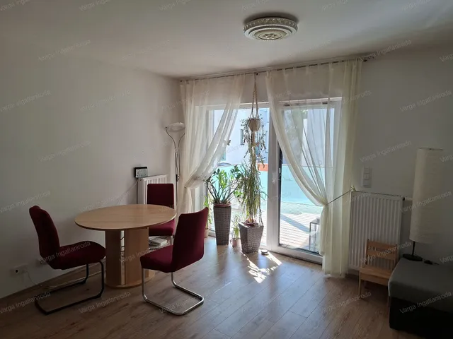 Kiadó lakás Sopron, Belváros 65 nm