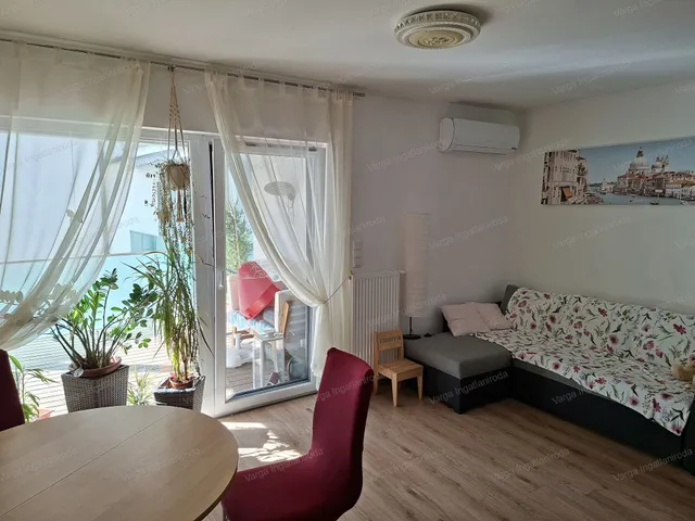 Kiadó lakás Sopron, Belváros 65 nm