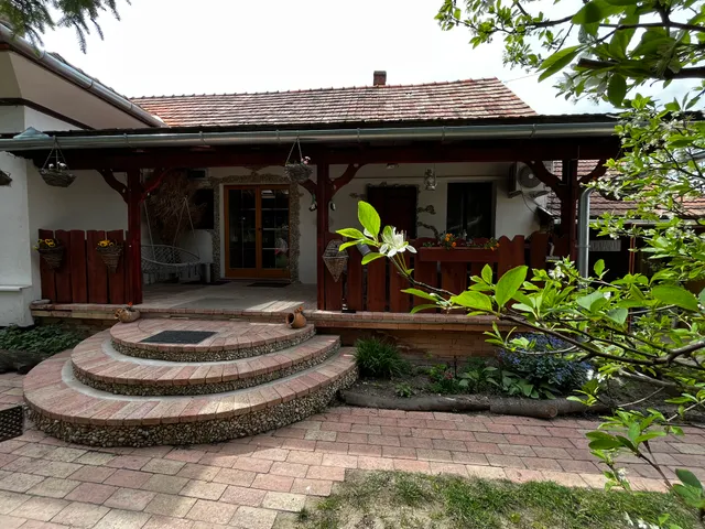 Eladó ház Ajka 90 nm