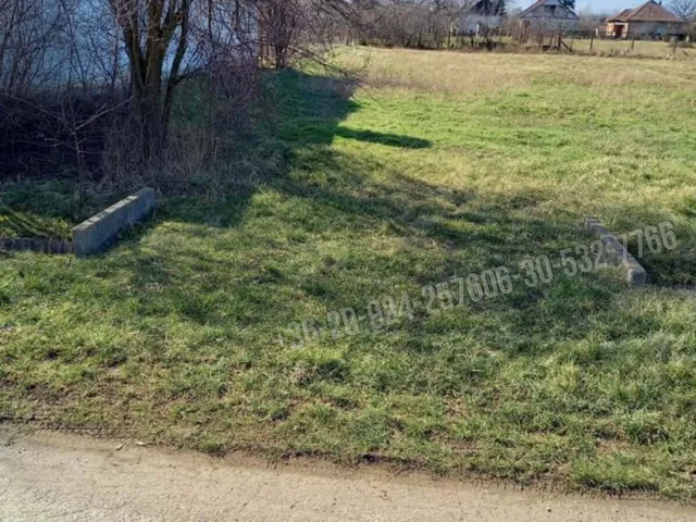 Eladó telek Tiszaroff, Attila utca 976 nm