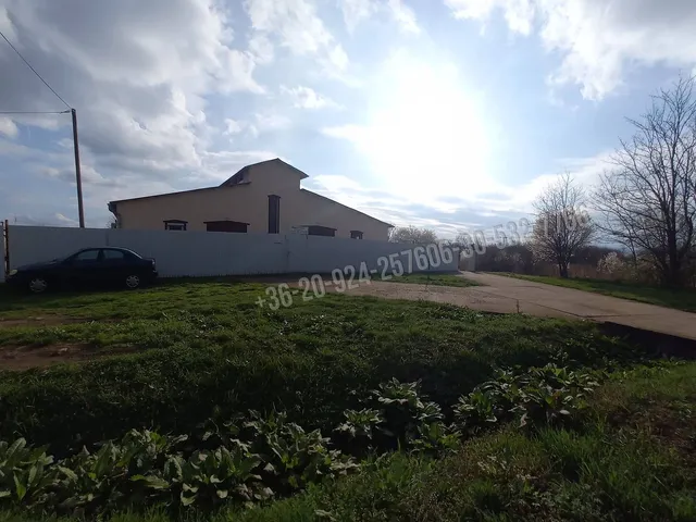 Eladó kereskedelmi és ipari ingatlan Karcag 250 nm