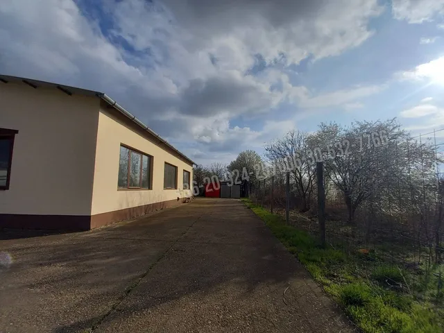 Eladó kereskedelmi és ipari ingatlan Karcag 250 nm