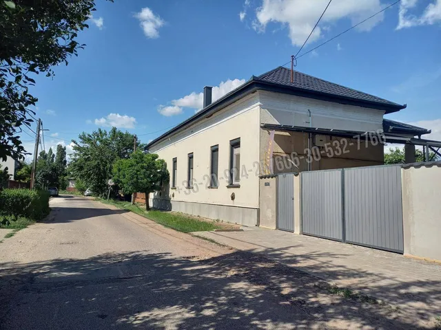 Eladó ház Karcag, Forint utca 170 nm
