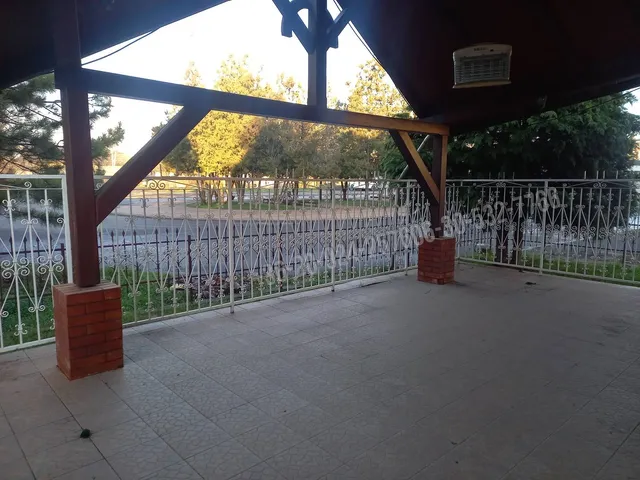 Eladó kereskedelmi és ipari ingatlan Karcag 230 nm
