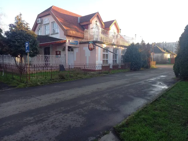 Eladó kereskedelmi és ipari ingatlan Karcag 230 nm