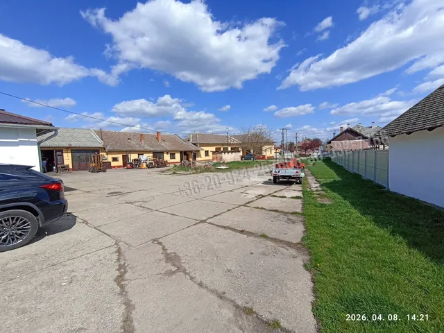 Kiadó kereskedelmi és ipari ingatlan Karcag 500 nm