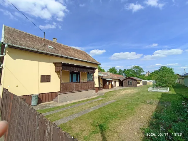 Eladó ház Karcag, Reggel utca 120 nm