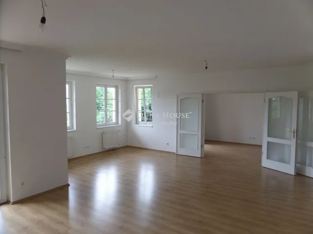 Eladó ház Budapest II. kerület 350 nm