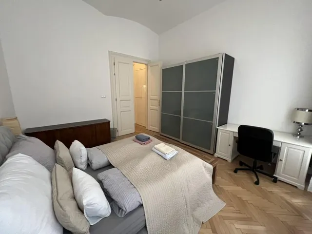 Eladó lakás Budapest VI. kerület 64 nm