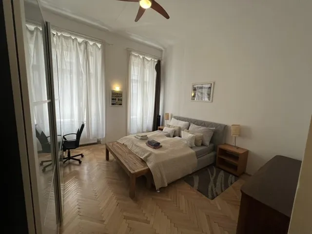Eladó lakás Budapest VI. kerület 64 nm
