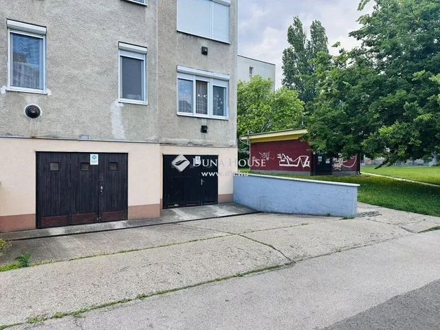Eladó garázs Budapest IV. kerület, Megyer 22 nm
