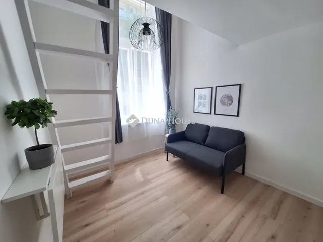Eladó lakás Budapest VIII. kerület, Corvin negyed 24 nm